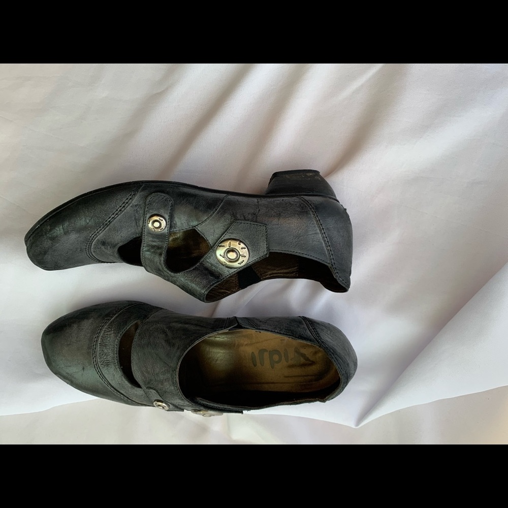 Fidji Women’s size 42 shoes
